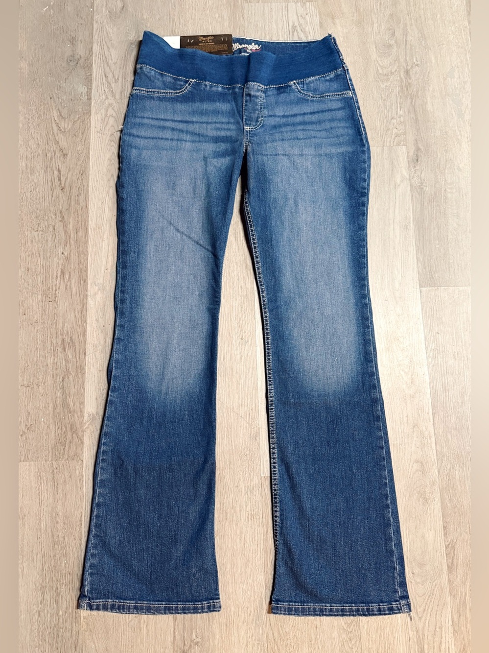 •WRANGLER• MAE MID RISE BOOTCUT MATERNITY JEANS